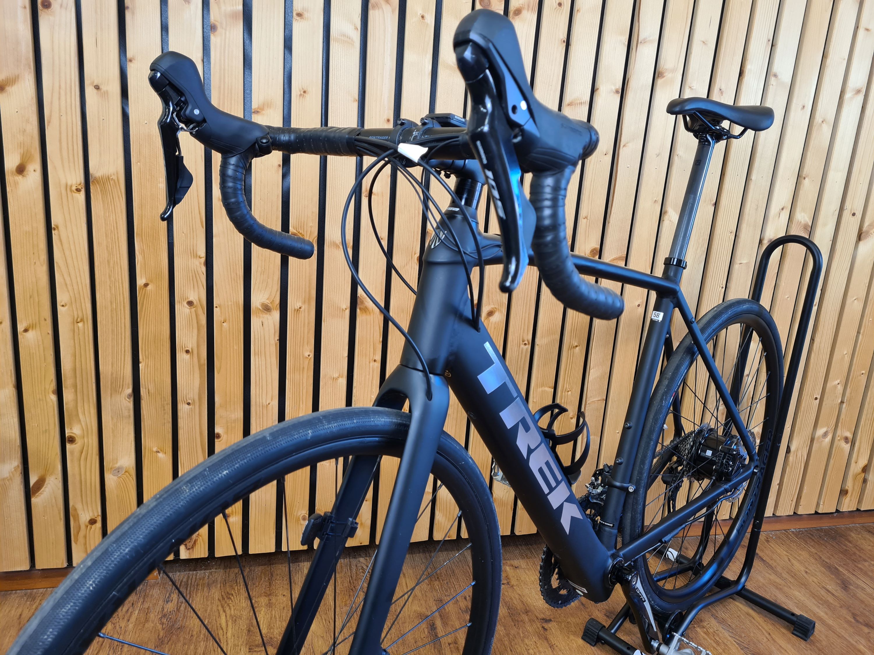 E-Bike Trek Domane + Gebrauchtrad Rennrad